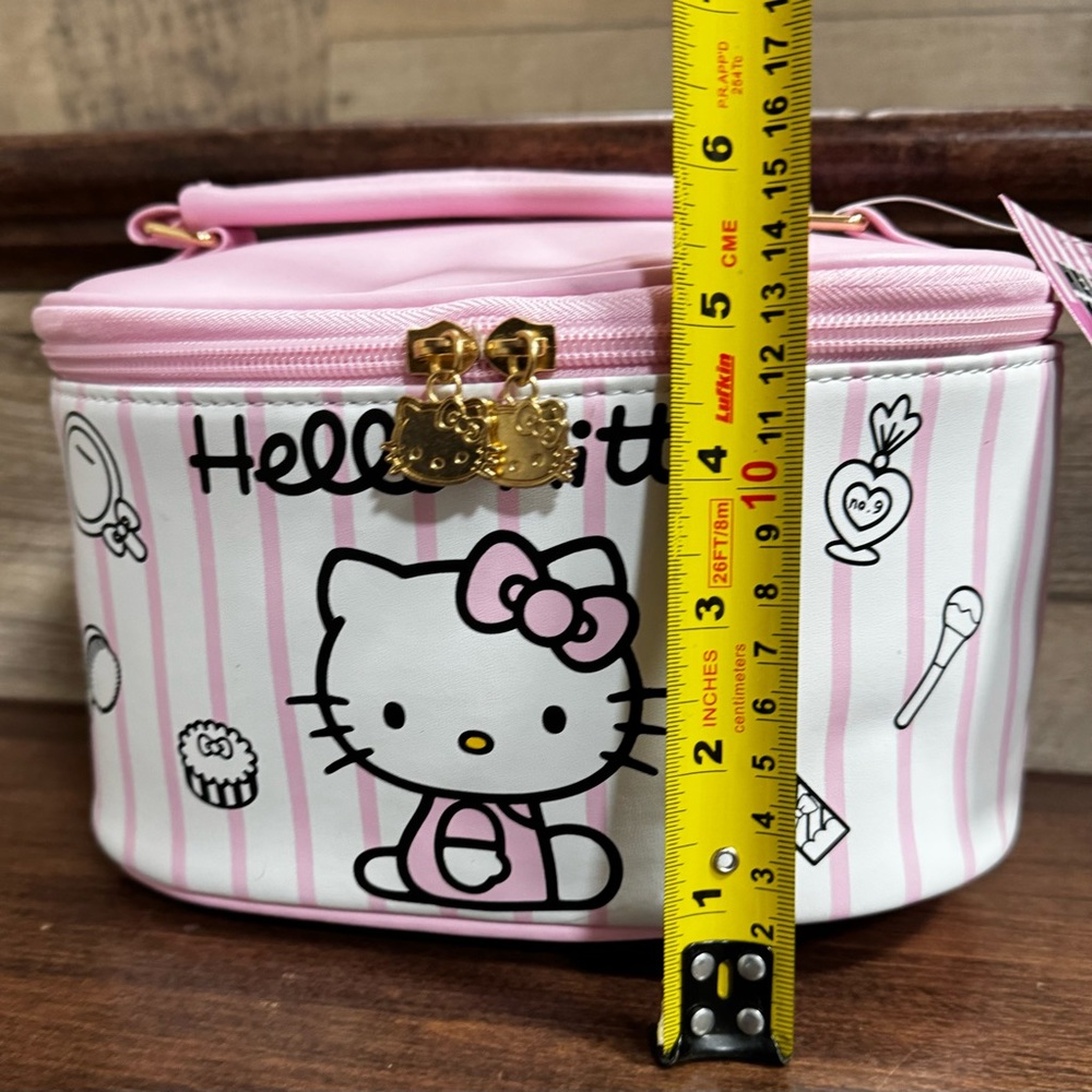 ✅ Super Cute 🥰 Hello  Kitty Super Cute Makeup / Cosmetic Bag -NEW - Picture 8 of 14